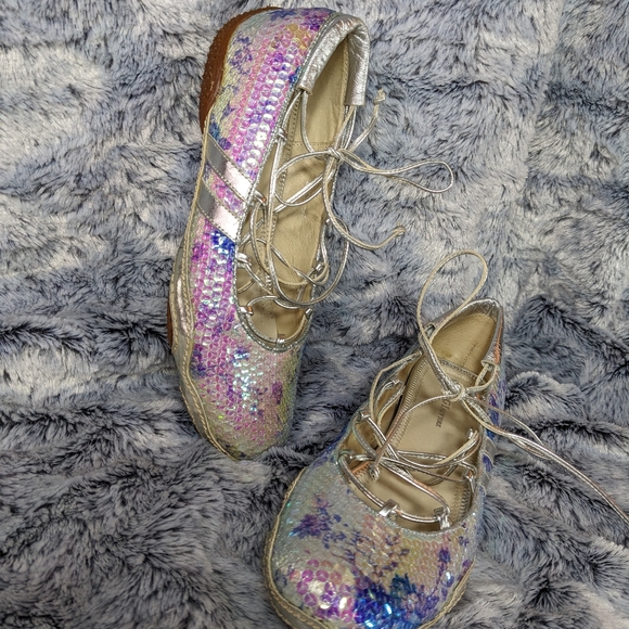 ZIGI New York Sequined Ballet flats with laces, silver, Mermaidcore, Size 7 - Picture 2 of 7